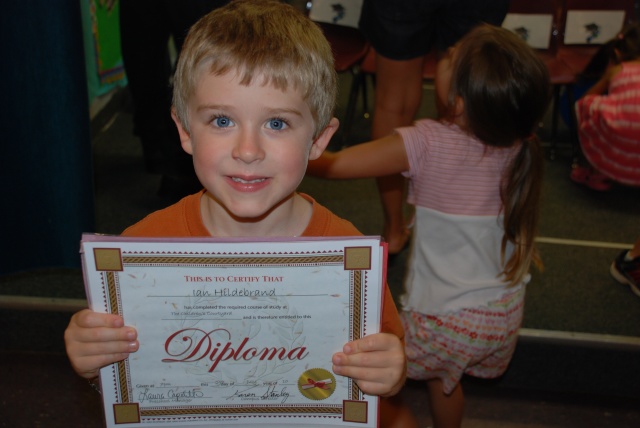 2010/07(July)/Ian PreK Graduation/640x480_2010-07-29-12 Ian's PreK Grad.jpg